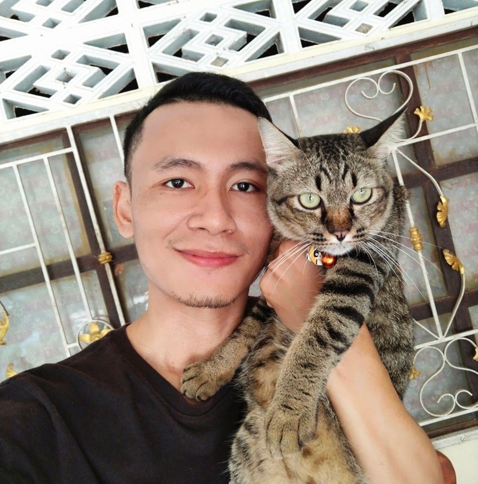 ผู้ก่อตั้ง Cats Automate กับแมว
